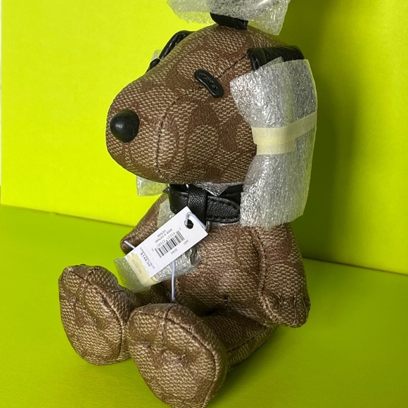 NWT Coach x Peanuts Collectible Snoopy Bag Charm - Picture 4 of 10